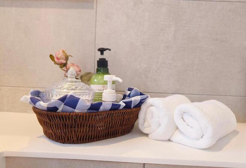 Just Chillin Seaview