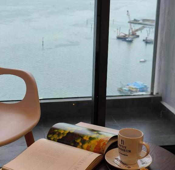 Just Chillin Seaview