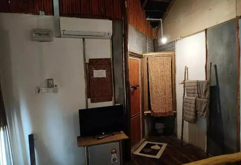 モーテル Cahaya Wooden Studio