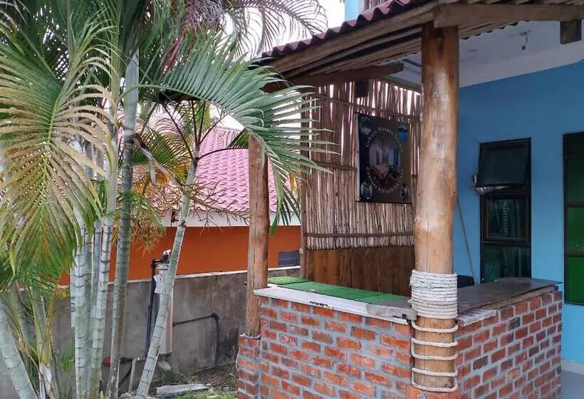 モーテル Cahaya Wooden Studio