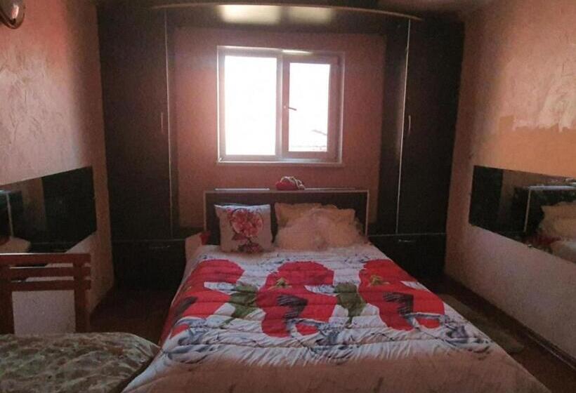 پانسیون Golden Rooms In Center