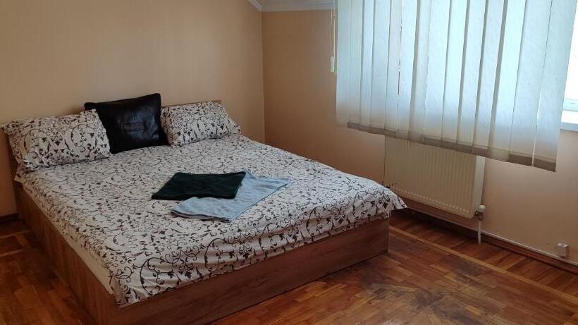 پانسیون Golden Rooms In Center