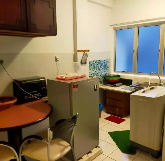 ペンション R2l5y Room 3 With Aircond + Tv