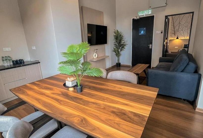 Hospedaria Brynton At Centrum