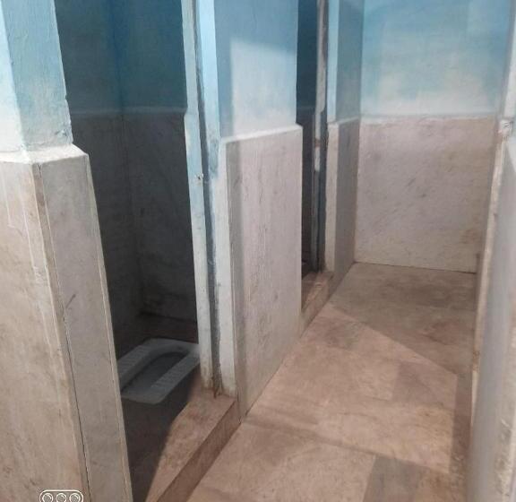 Общежитие Shubhi Rest House And Restaurant