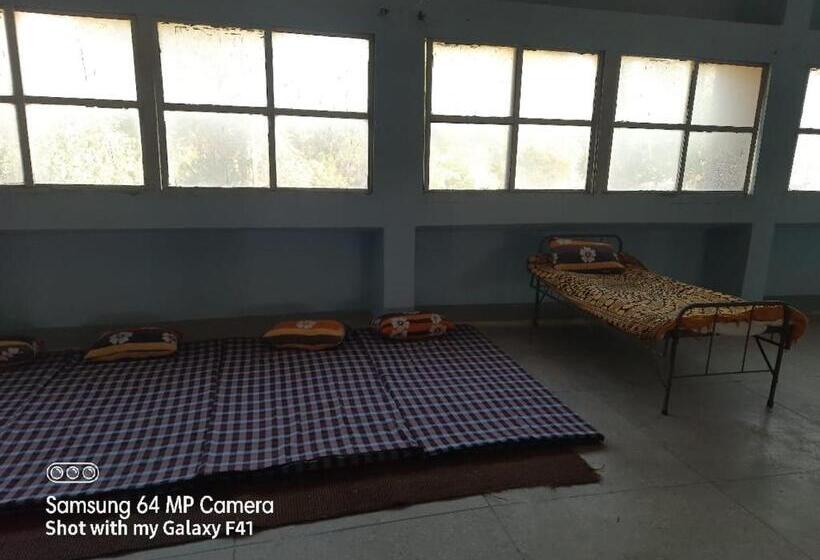 Общежитие Shubhi Rest House And Restaurant