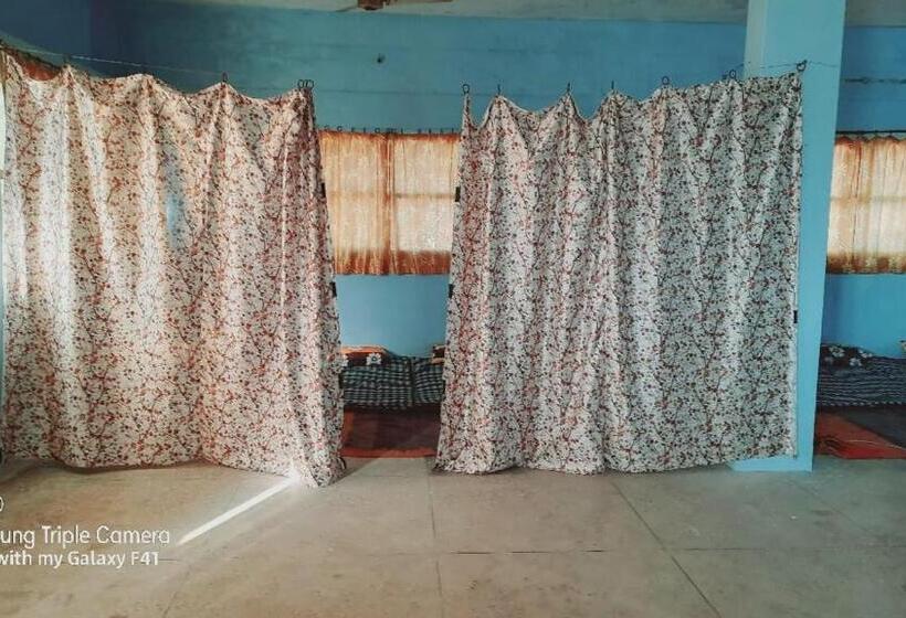 Общежитие Shubhi Rest House And Restaurant