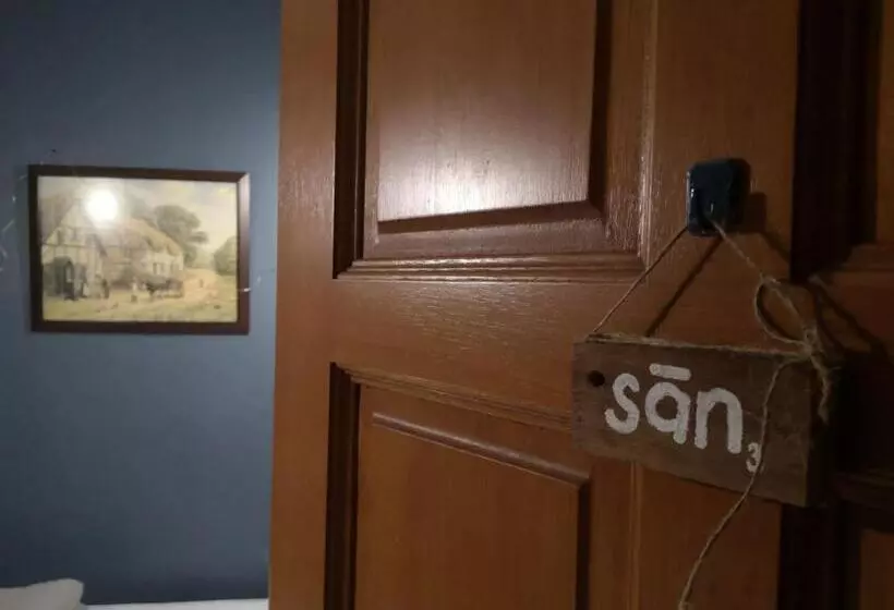 تختخواب و صبحانه Requelstore