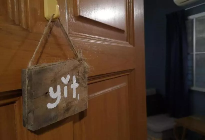 تختخواب و صبحانه Requelstore