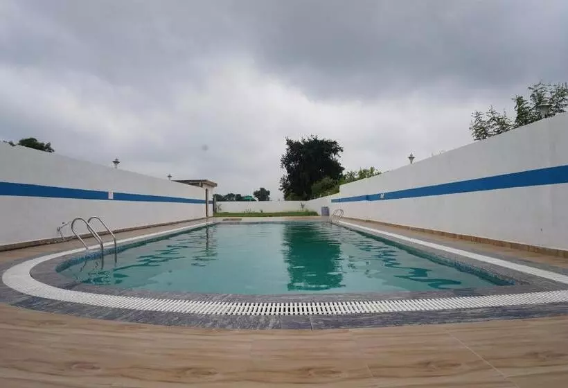 Hotelli Farm Green View Resort