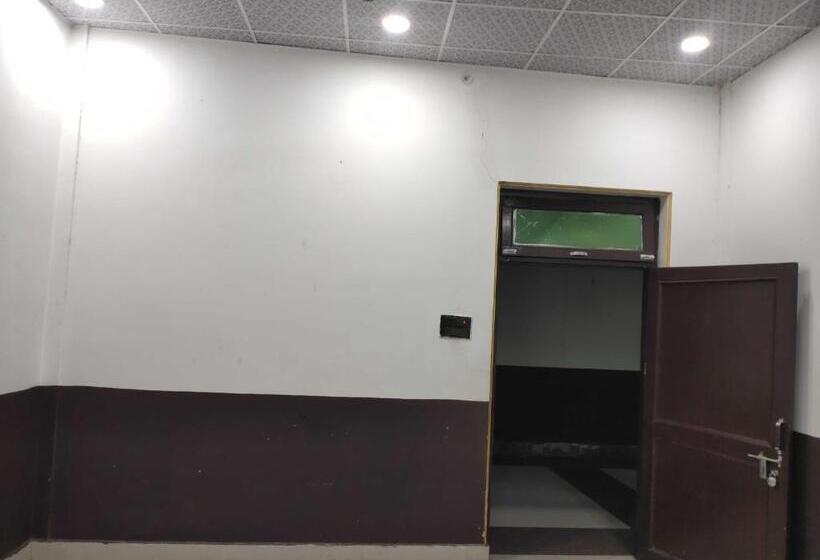 호텔 Oyo D. G. S. Farms