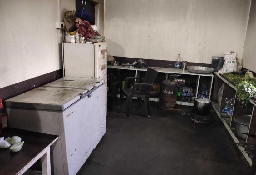 호텔 Oyo D. G. S. Farms