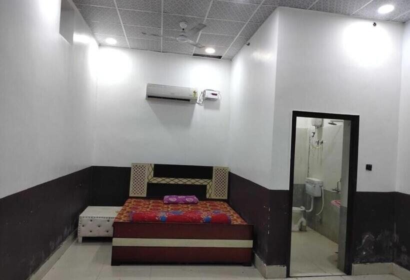 호텔 Oyo D. G. S. Farms