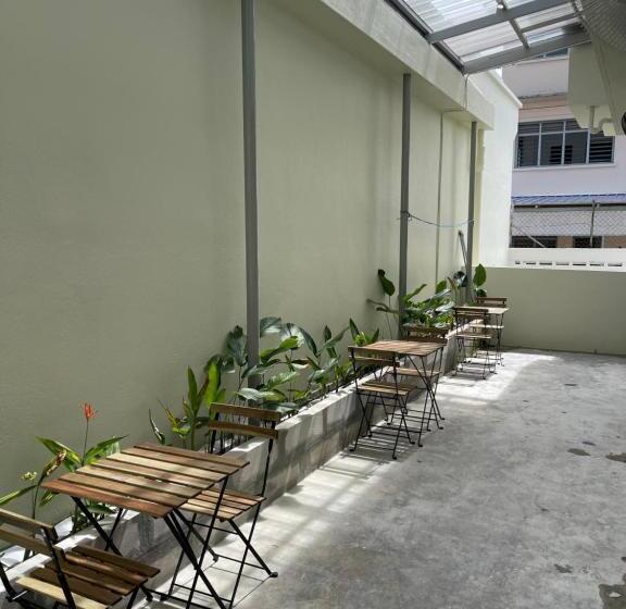 פנסיון Ninety Guest House