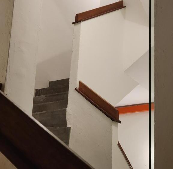 פנסיון Ninety Guest House