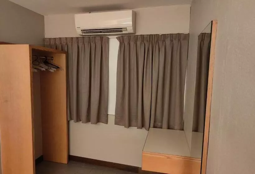 ペンション Ty Suites