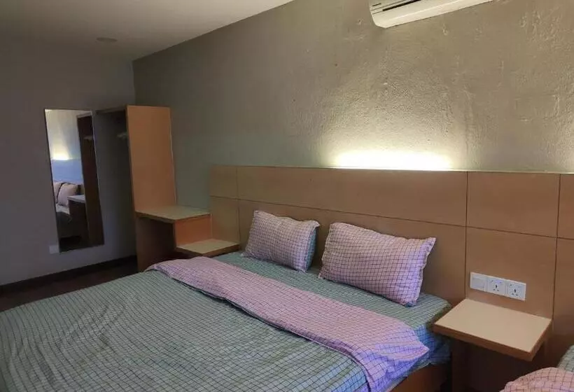 ペンション Ty Suites