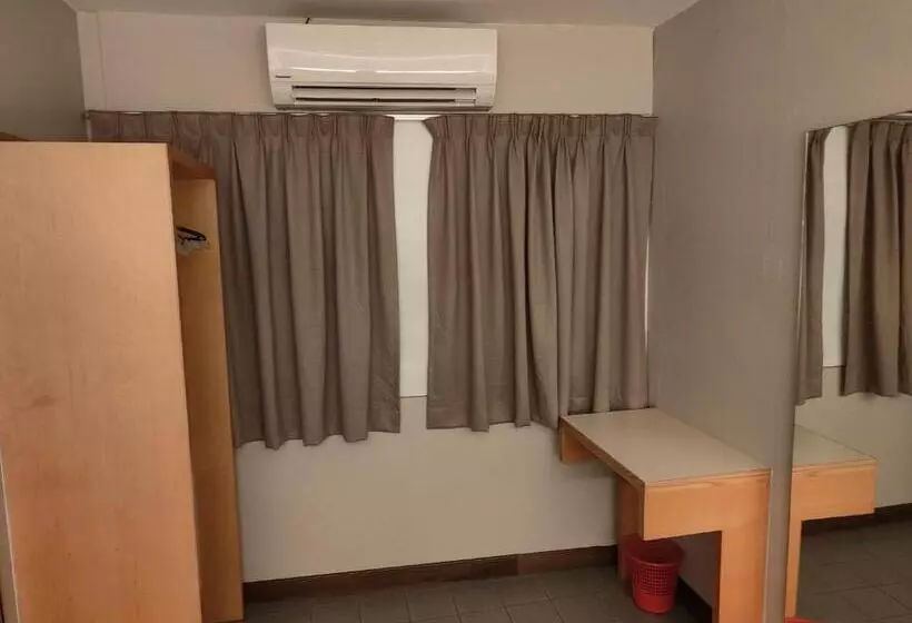 ペンション Ty Suites