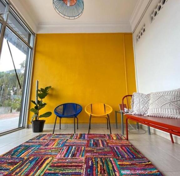 הוסטל Teriang Village Inn