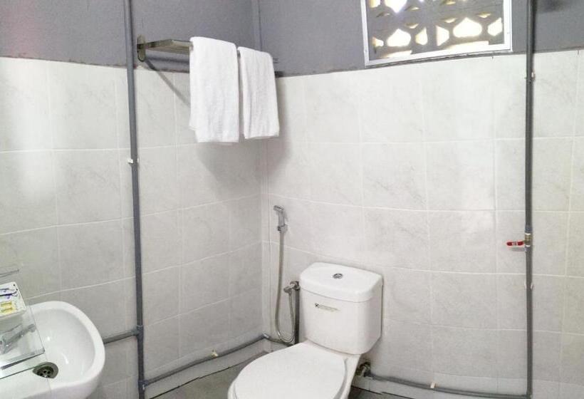 הוסטל Teriang Village Inn