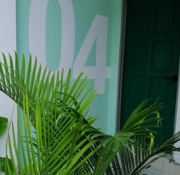 הוסטל Teriang Village Inn