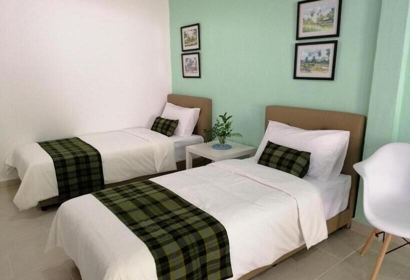 הוסטל Teriang Village Inn