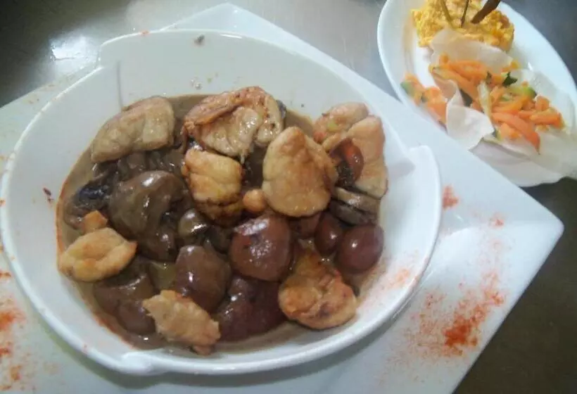 Aamiaismajoitus (B&B) Auberge Hôtel Chambre Tout Confort B B Et Restaurant Les Colombes