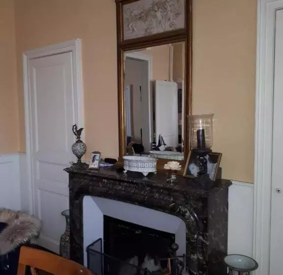 تختخواب و صبحانه La Maison D`hôtes De Constance