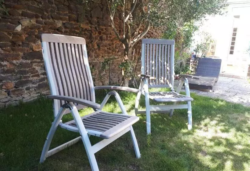 تختخواب و صبحانه La Maison D`hôtes De Constance