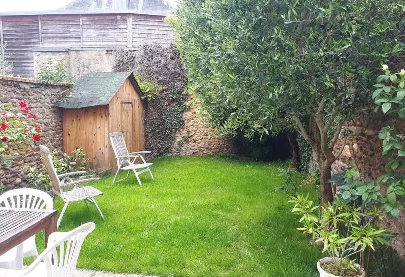 تختخواب و صبحانه La Maison D`hôtes De Constance