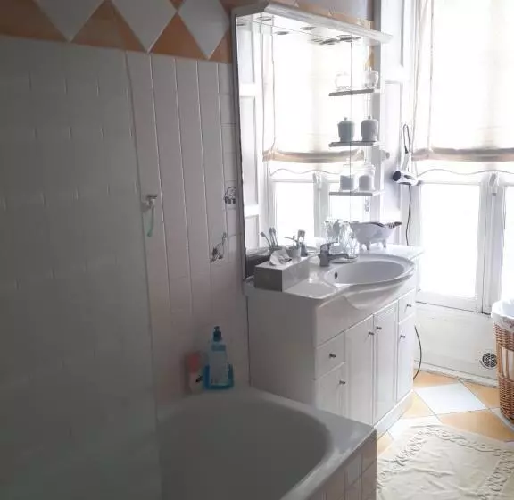 تختخواب و صبحانه La Maison D`hôtes De Constance