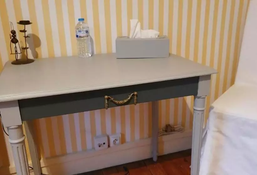 تختخواب و صبحانه La Maison D`hôtes De Constance