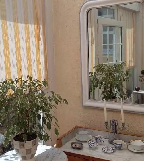 تختخواب و صبحانه La Maison D`hôtes De Constance