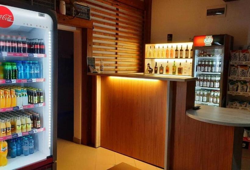 تختخواب و صبحانه Pensiunea Biz Panzió