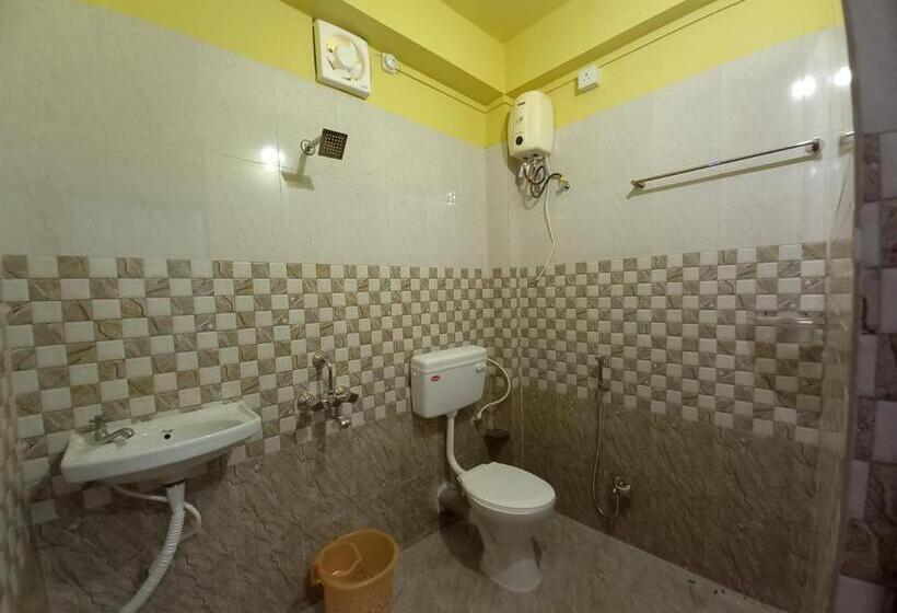 تختخواب و صبحانه Veeras Home Stay