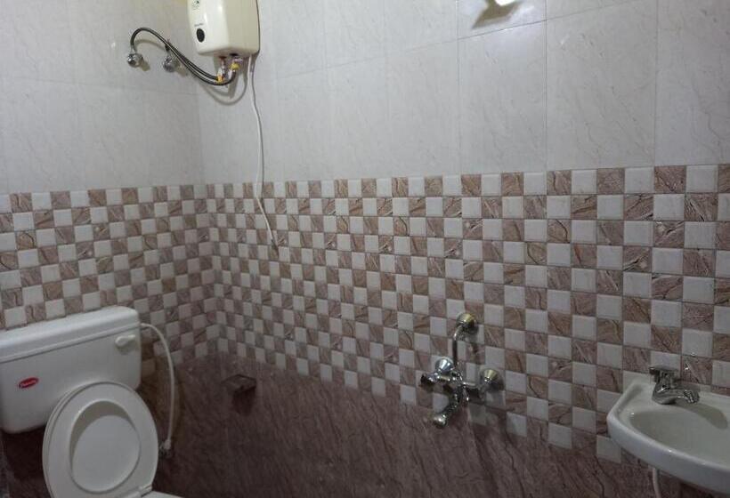 تختخواب و صبحانه Veeras Home Stay