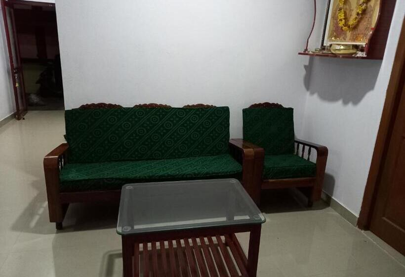 تختخواب و صبحانه Veeras Home Stay