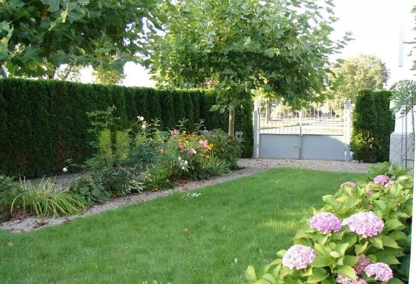 Bed & Breakfast Mit Charme  Aux2platanes  Außergewöhnlich Schön Am Bodensee