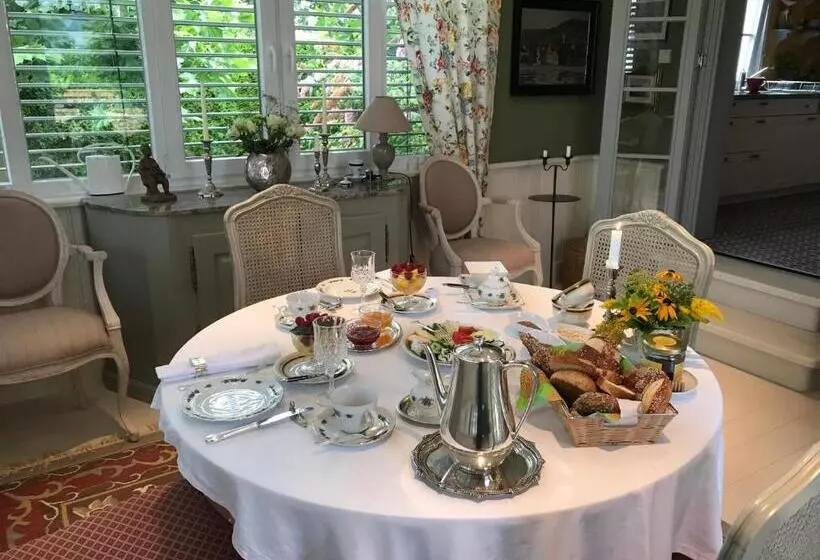 Bed & Breakfast Mit Charme  Aux2platanes  Außergewöhnlich Schön Am Bodensee
