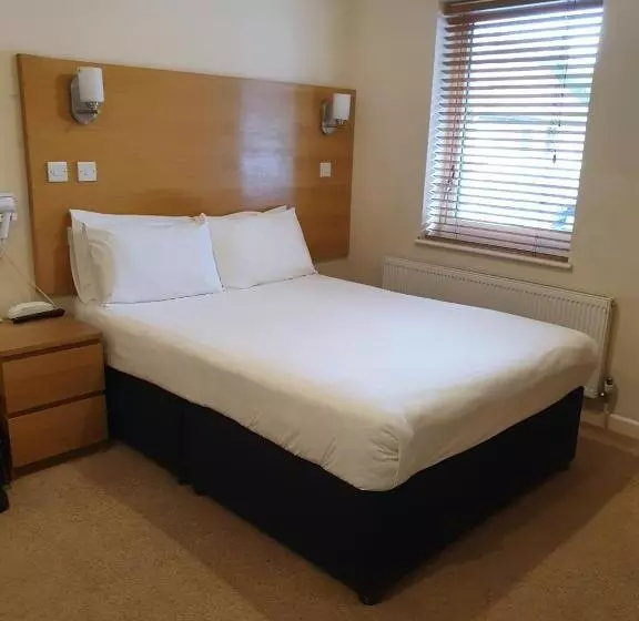 هتل Reading Budget Apartments