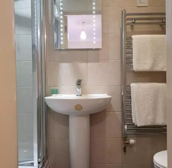 هتل Reading Budget Apartments