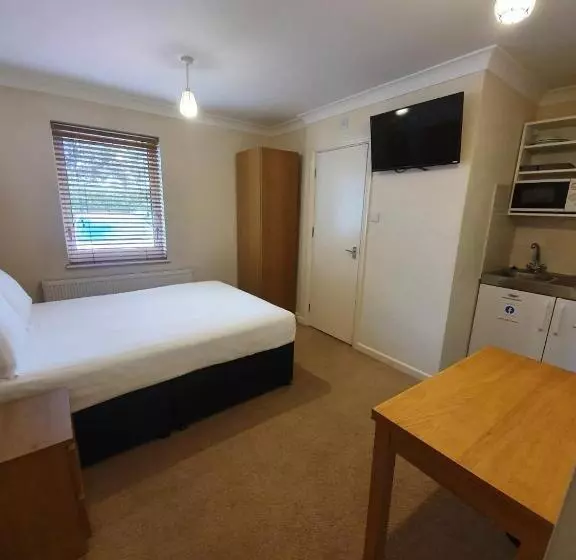 هتل Reading Budget Apartments