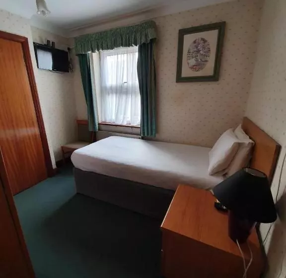هتل Reading Budget Apartments
