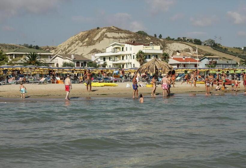 בית מלון כפרי Roma Sul Mare