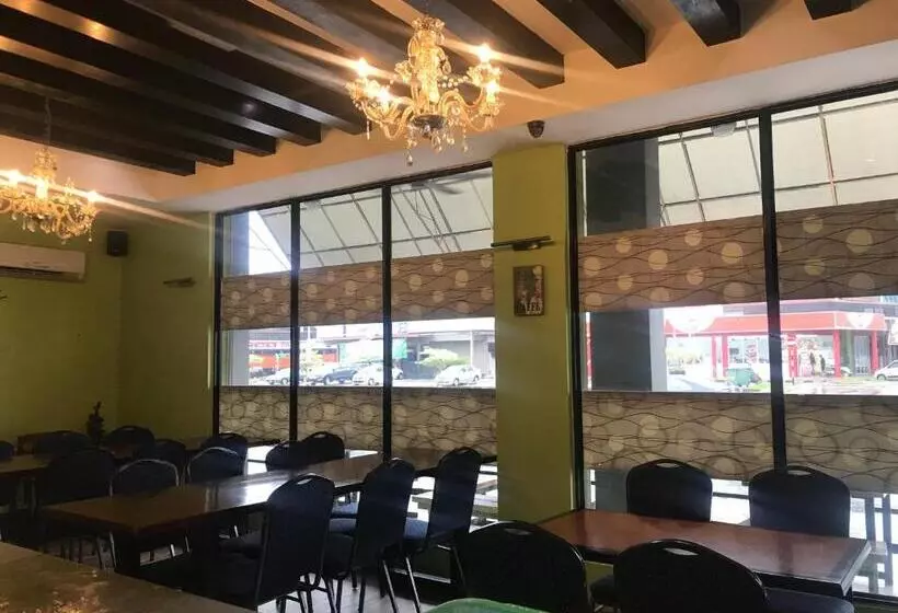 ホテル Sarikei Garden