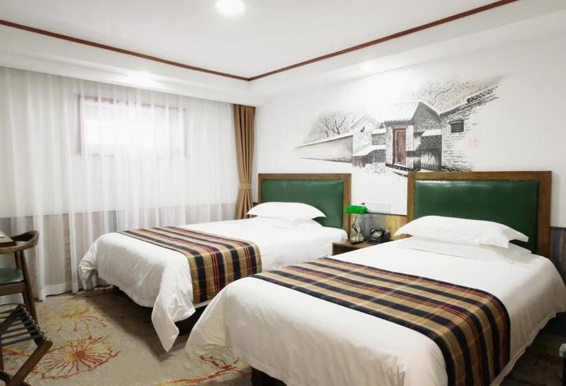 Time Traveller Hotel 15 Minutes Walk To Tian Anmen Square,near Forbidden City ,chairman Mao Memori