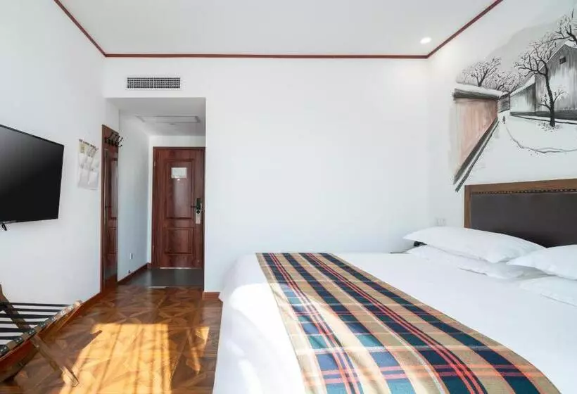 Time Traveller Hotel  15 Minutes Walk To Tian  Anmen Square,near Forbidden City ,chairman Mao Memori