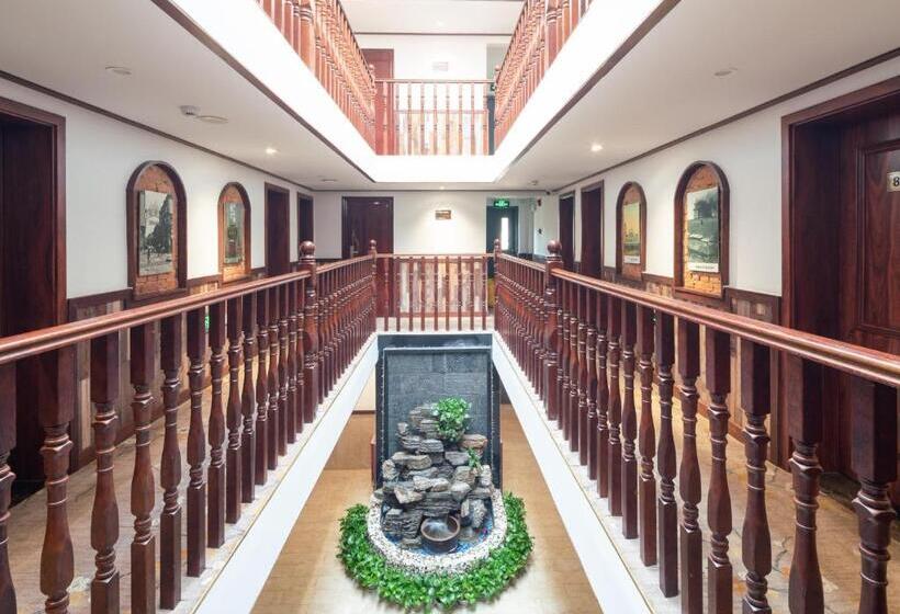 Time Traveller Hotel 15 Minutes Walk To Tian Anmen Square,near Forbidden City ,chairman Mao Memori