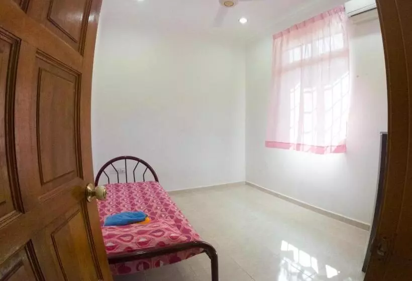 ペンション Desa Tunjung Homestay