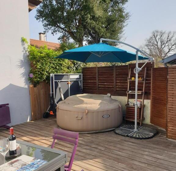 بنسيون Maisonnette Guest House